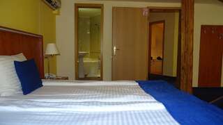 Гостевой дом Casa Elysee Дева Двухместный номер с 1 кроватью или 2 отдельными кроватями и собственной ванной комнатой-1